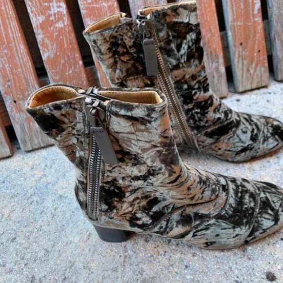 NEW Chloe Lexie Crushed Velvet Boot in Brown - Picture 3 of 5